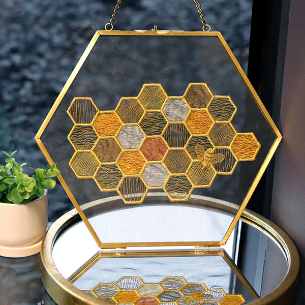 Buzzing with Texture Honeycomb & Bee - Image 9