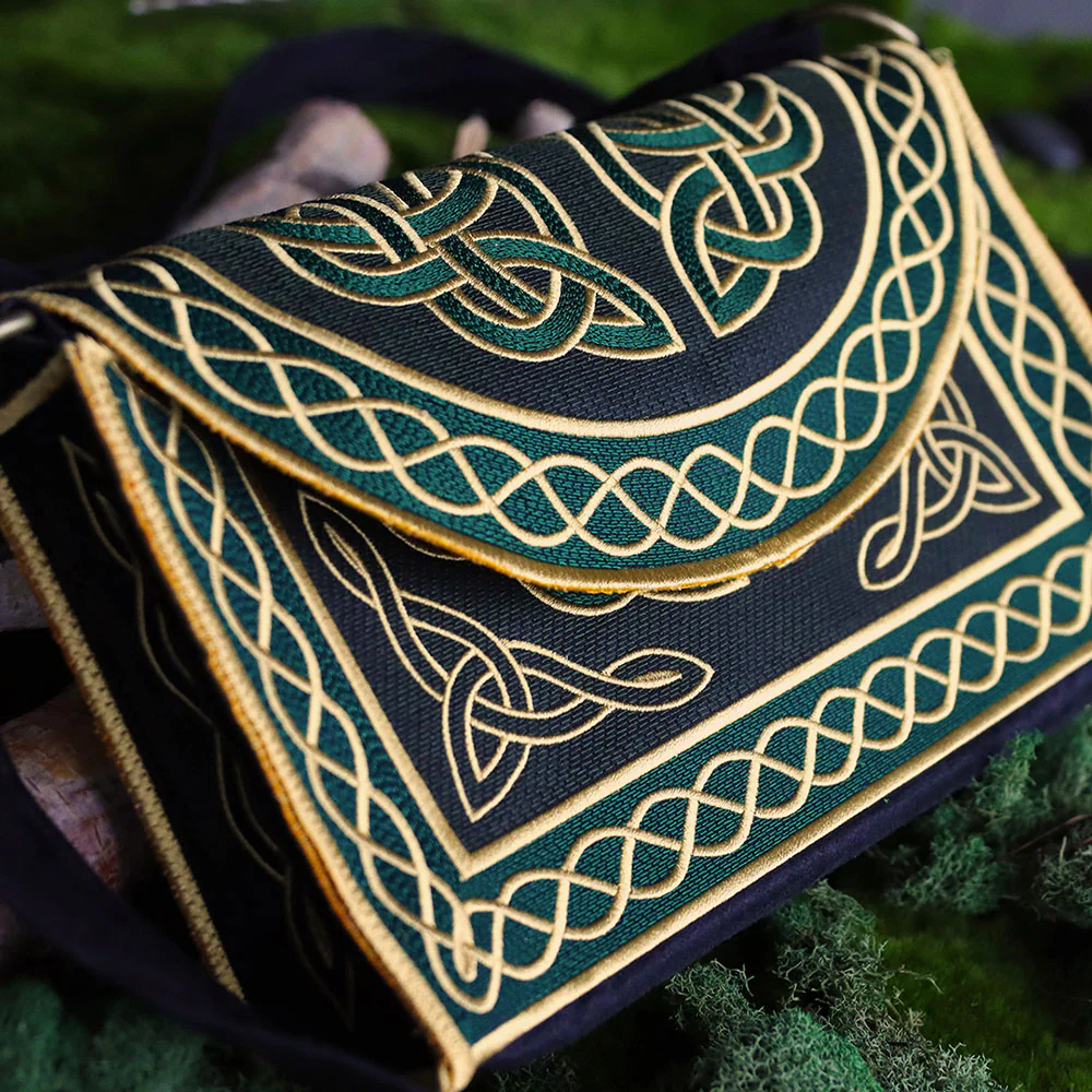 Celtic Knotwork 3D Purse (In-the-Hoop) - Image 4
