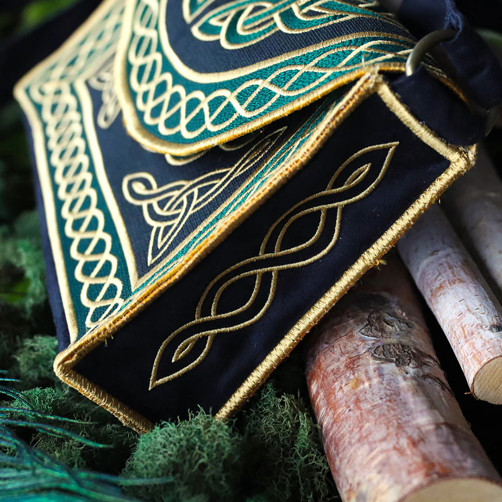 Celtic Knotwork 3D Purse (In-the-Hoop) - Image 5