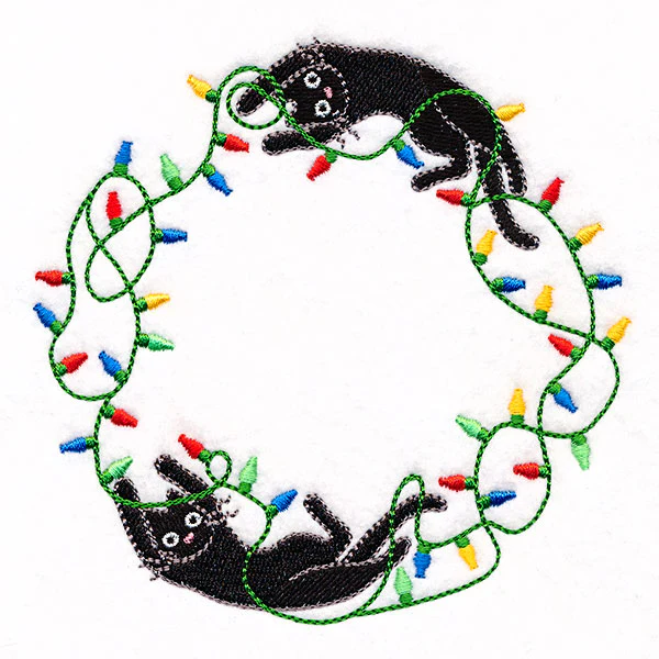 Christmas Lights Kitty Wreath - Image 7