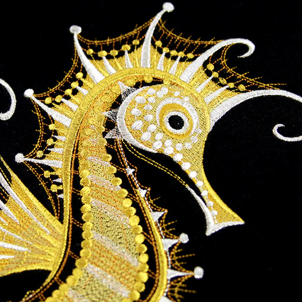 Dazzling Details Seahorse - Image 10