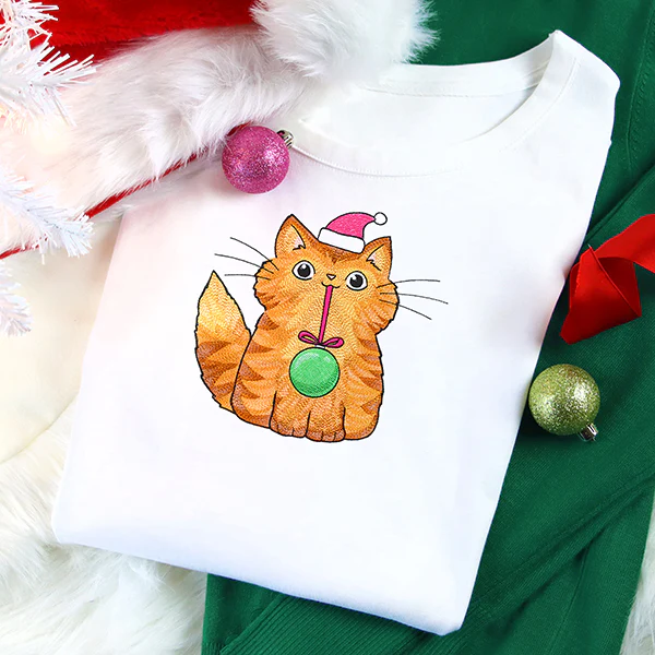 Fluffy Christmas Kitty - Image 4