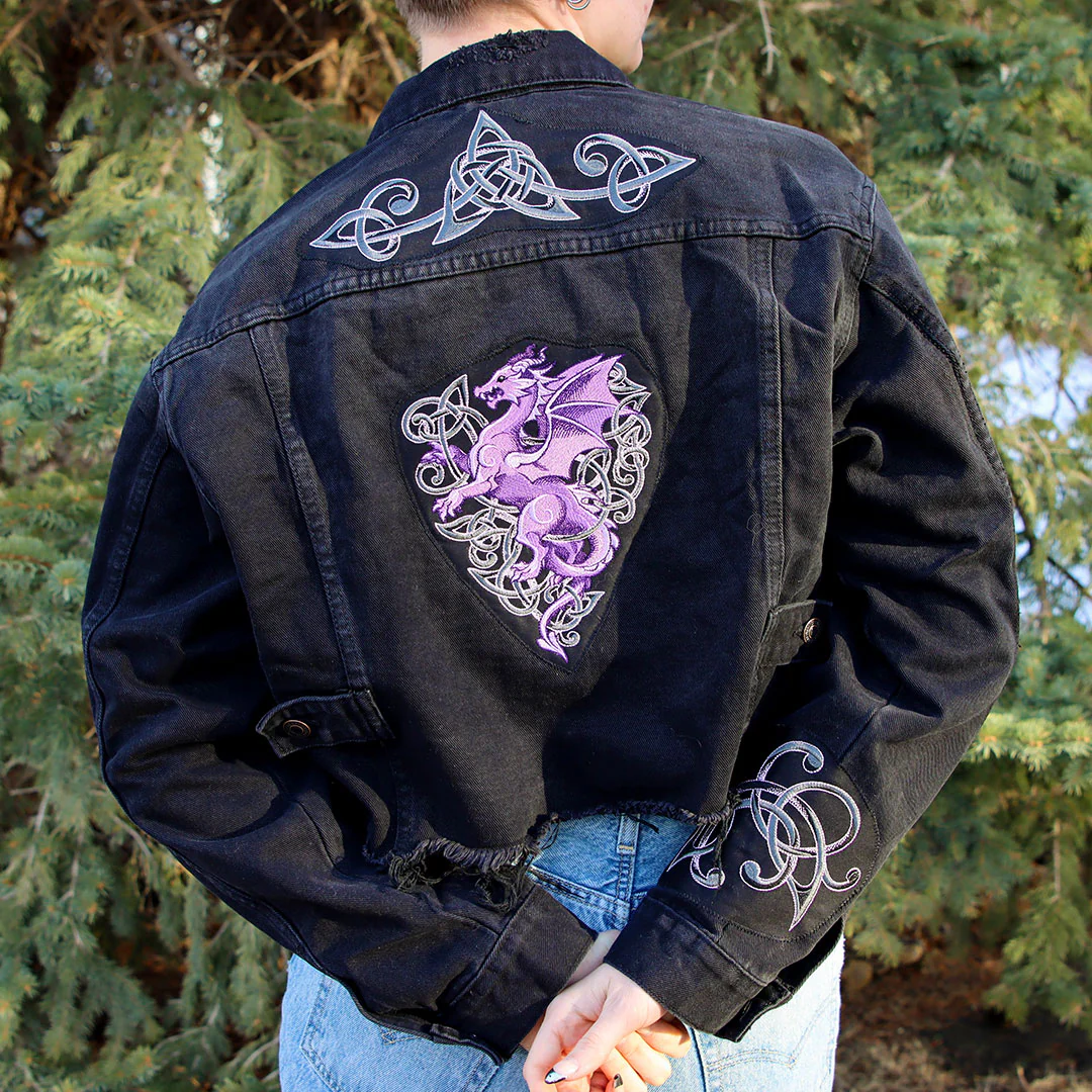 Heraldic Knotwork Dragon Spray - Image 11